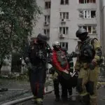 Російський дрон влучив у багатоповерхівку в Києві: загинула дитина