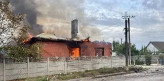 РФ атакувала приватний сектор Запоріжжя: є загиблий Пожежа у приватному будинку після удару «Шахеда» по Запоріжжю