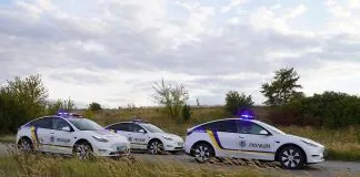 Поліція Тернопільщини пересіла на Tesla Три електромобілі Tesla поліції Тернопільщини