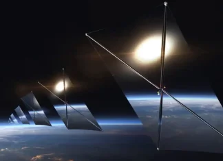 50,000 mirrors in space: a start-up wants to sell light at night A visualisation of the Reflect Orbital mirror satellite in orbit above the Earth at night