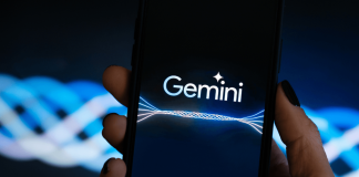 Gemini вийшов за межі тесту і зламав три компанії Google Gemini на екрані смартфона