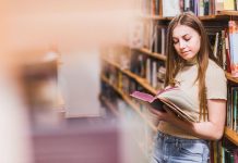 Гроші за читання книжок у Сінгапурі