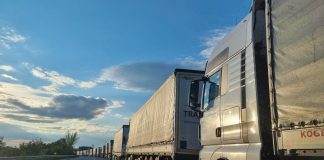 Poland is introducing a charge for lorries at the border with Ukraine Lorries at the Polish-Ukrainian border