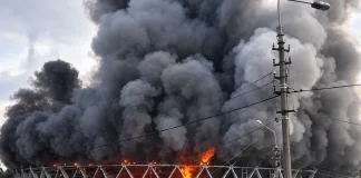 Біля вокзалу Києва палає «Шайба»: що відомо про ранкову атаку РФ Масштабна пожежа біля залізничного вокзалу Києва після атаки РФ