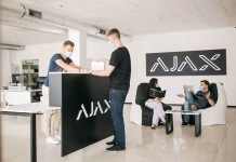 ожежа на складі Secur, офіційного дистриб’ютора Ajax, у Києві після російської атаки