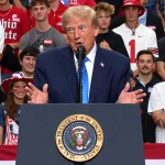 Трамп пообіцяв американцям $5 тисяч і заявив про свій надзвичайно високий IQ