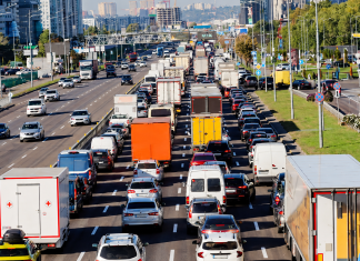 Major traffic jam on one of Kyiv’s main roads following traffic restrictions on bridges