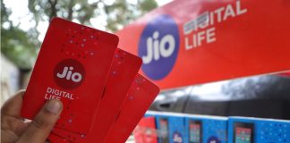 Акції злетіли на 21%: індійська Jio провела рекордне IPO Індійська технологічна компанія Jio Platforms, що належить Reliance Industries, дебютувала на фондових біржах Мумбаї після рекордного IPO