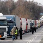 50 годин у черзі: що відбувається на кордоні з Польщею