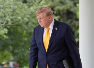 Трамп вимагає зупинити удари по НПЗ Росії: США посилили тиск на Україну Президент США Дональд Трамп
