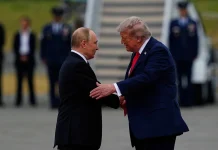 Дональд Трамп і Володимир Путін під час зустрічі