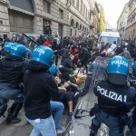 Riots have broken out in central Milan: fires and vandalism near the Duomo