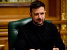 Україна готує FP-9 і посилює удари по НПЗ РФ — Зеленський Володимир Зеленський під час робочої зустрічі в Офісі президента України