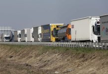 Poland’s trade surplus with Ukraine has reached €9.7 billion Lorries at the Polish border
