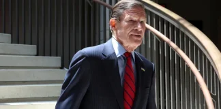 Сенатори США закликали Трампа скасувати дизельну угоду з Росією Сенатор США закликав Трампа скасувати угоду з РФ