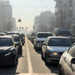 Київ стоїть у заторах: люди пересідають на самокати