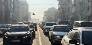 Масштабний автомобільний затор на одній із вулиць Києва