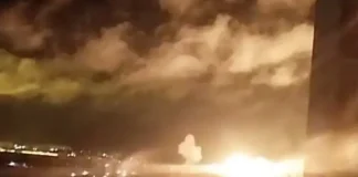 Пожежа під час масованої атаки безпілотників на Санкт-Петербург та Ленінградську область.