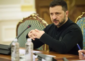 РФ понад 30 разів вдарила по енергетиці: Зеленський звернувся до США Президент України Володимир Зеленський під час офіційної наради