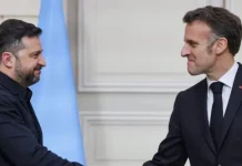 Зеленський і Макрон обговорили ППО під час атаки на Київ Зеленський і Макрон обговорили ППО та санкції проти РФ