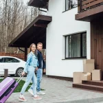 Як облаштувати паркування біля будинку, щоб газон не перетворювався на багнюку