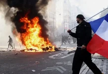 У Франції вводять комендантську годину: 2400 затриманих