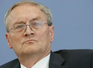 Ексглаву німецької розвідки підозрюють у держзраді та шпигунстві Ексглаву BND Ханнінга затримали за підозрою у шпигунстві