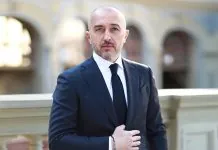 Слідчі дії в кабінеті голови НБУ Пишного: що відомо Голова Національного банку України Андрій Пишний