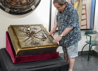 A bronze book cover by Salvador Dalí has been stolen in France The bronze cover of Salvador Dalí’s *The Apocalypse of St John*