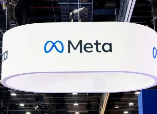 Великий логотип технологічної компанії Meta