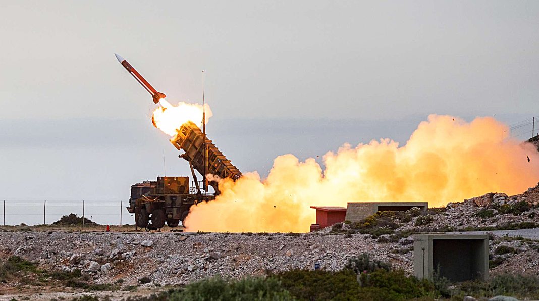 Patriot missile launch Launch unit of the American Patriot air defence missile system