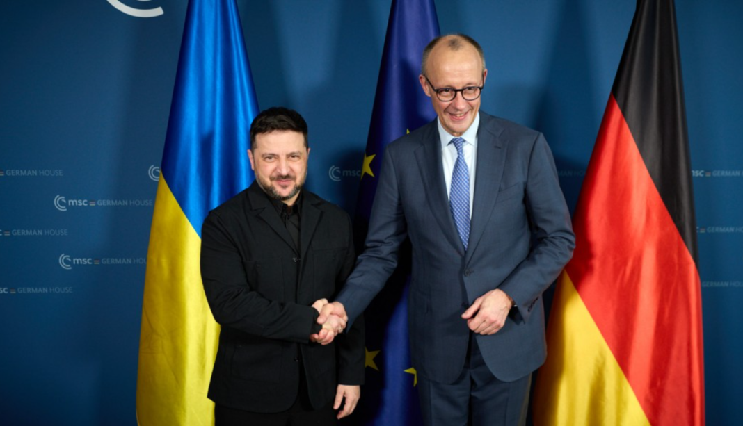 Зеленський і Мерц Володимир Зеленський під час зустрічі з канцлером Мерцом
