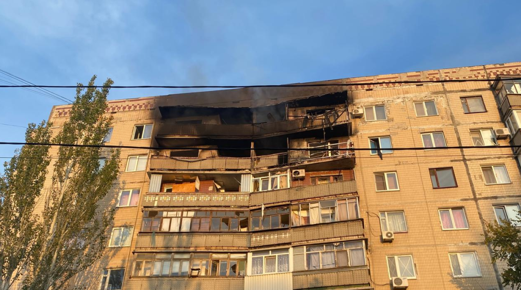 A damaged high-rise block in Kramatorsk following a strike by a Russian FPV drone