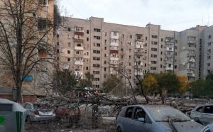 Наслідки ракетного удару у Кременчуці