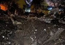 Поки Трамп говорить про завершення війни, Росія вдарила балістикою по Києву Вирва після удару балістикою в Києві