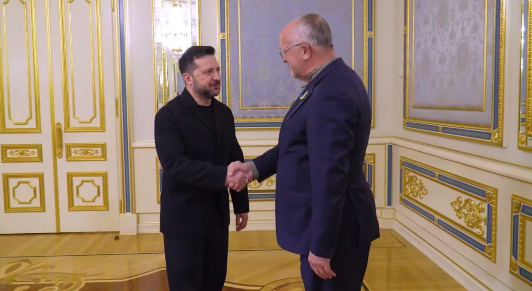 The President of Ukraine and the Speaker of the Lithuanian Seimas shake hands during an official meeting