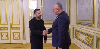 Ukraine is preparing for talks with Russia: a new statement from Zelenskyy The President of Ukraine and the Speaker of the Lithuanian Seimas shake hands during an official meeting