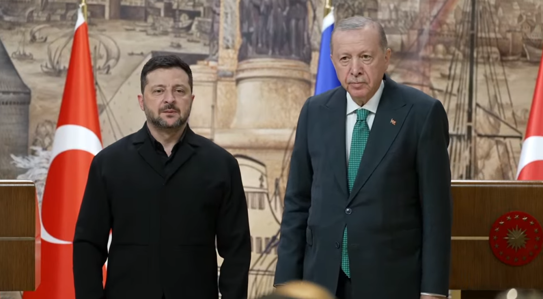 Зеленський та Ердоган Президент України Володимир Зеленський та президент Туреччини Реджеп Таїп Ердоган