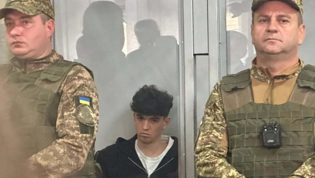 Зінченко Обвинувачений у залі Шевченківського районного суду Львова під охороною