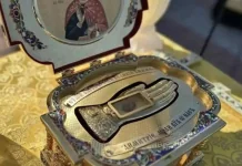 «Вівальді» та зниклі мощі: дивна історія російського відступу під Лиманом Декорований ковчег із реліквією у вигляді руки та іконою на відкинутій кришці