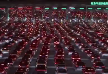 A sea of cars stretching to the horizon: China gripped by massive traffic jams — video Huge traffic jam on a motorway in China during «Golden Week»
