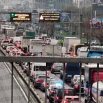 Київ скували затори через обмеження руху Південним мостом
