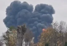 У Калінінградській області розбився російський винищувач Су-30СМ Густий чорний дим здіймається над деревами після ймовірного падіння російського винищувача Су-30СМ у Калінінградській області.