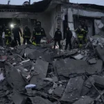 Російська авіабомба зруйнувала під’їзд будинку в Запоріжжі: серед загиблих діти