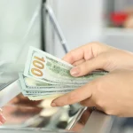 Долар наближається до 46 грн: скільки коштує в банках
