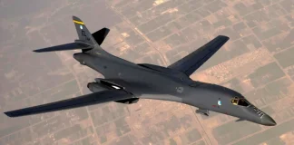 США вивели з RAF Fairford усі бомбардувальники B-1B Американський стратегічний бомбардувальник B-1B у польоті