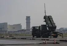 Ракети Patriot із Японії: Токіо готується до нового оборонного рішення Пускова установка зенітного ракетного комплексу Patriot на військовому аеродромі