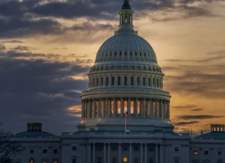 Сенатори США розкритикували Трампа за дозвіл на російський дизель Сенатори США звинуватили Трампа у зраді України