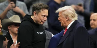 23 MPs have called on Trump to make Starlink available for strikes against Russia Elon Musk, wearing a SpaceX sweatshirt, is talking to Donald Trump