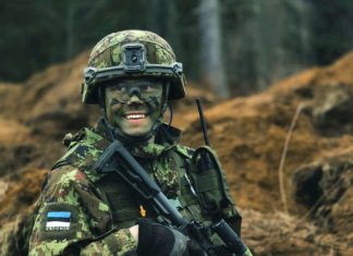 Estonia is deploying elite troops to the border with Russia and preparing long-range strikes An Estonian soldier in camouflage